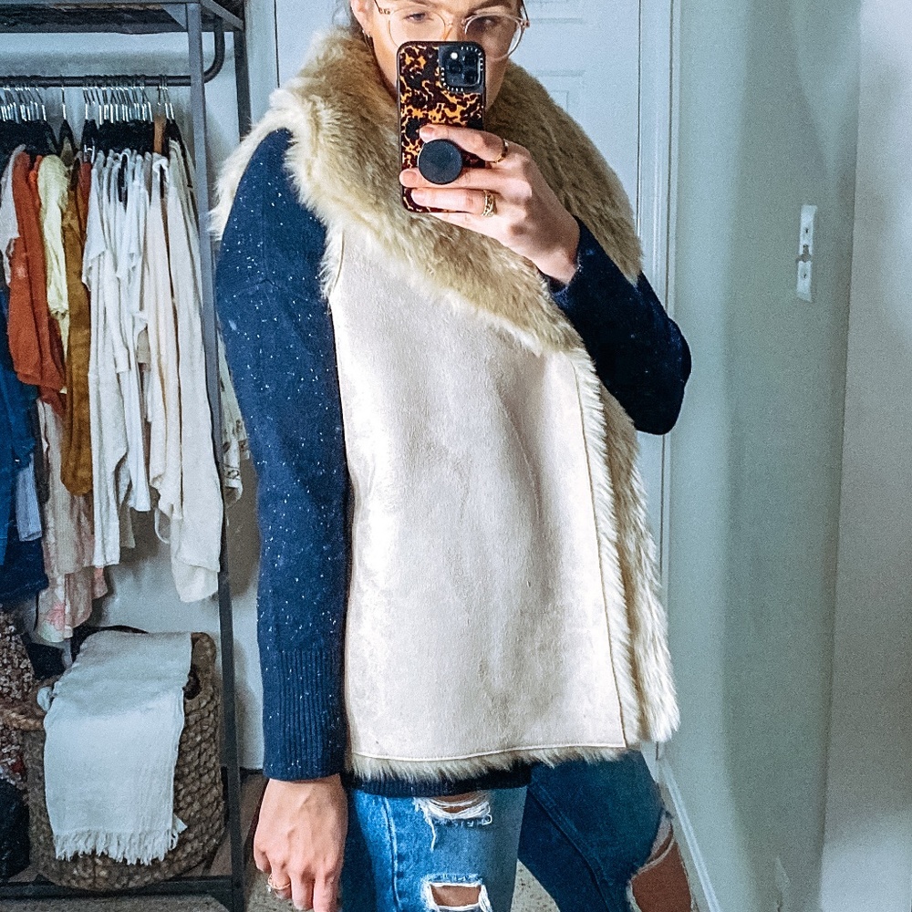 Loft Reversible Faux Fur Shearling Taupe Vest - Picture 3 of 8